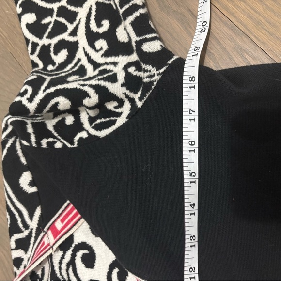 Icelandic cardigan. Metal button up. Small - Picture 4 of 8